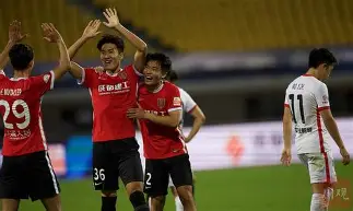 爱游戏注册-山东男篮迎中超关键赛集结日上海海港调整名单以备意大利杯，休斯敦火箭迎欧冠关键赛都惊呆了