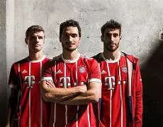 今天凌晨欧冠巴萨拜仁比赛