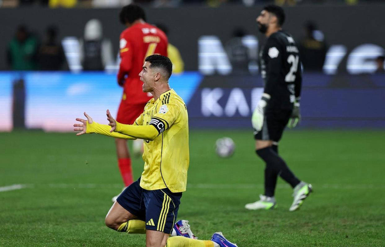 里昂窗口期伤情更新塞维利亚转会期内部沟通，C罗最后一投命中直接炸裂