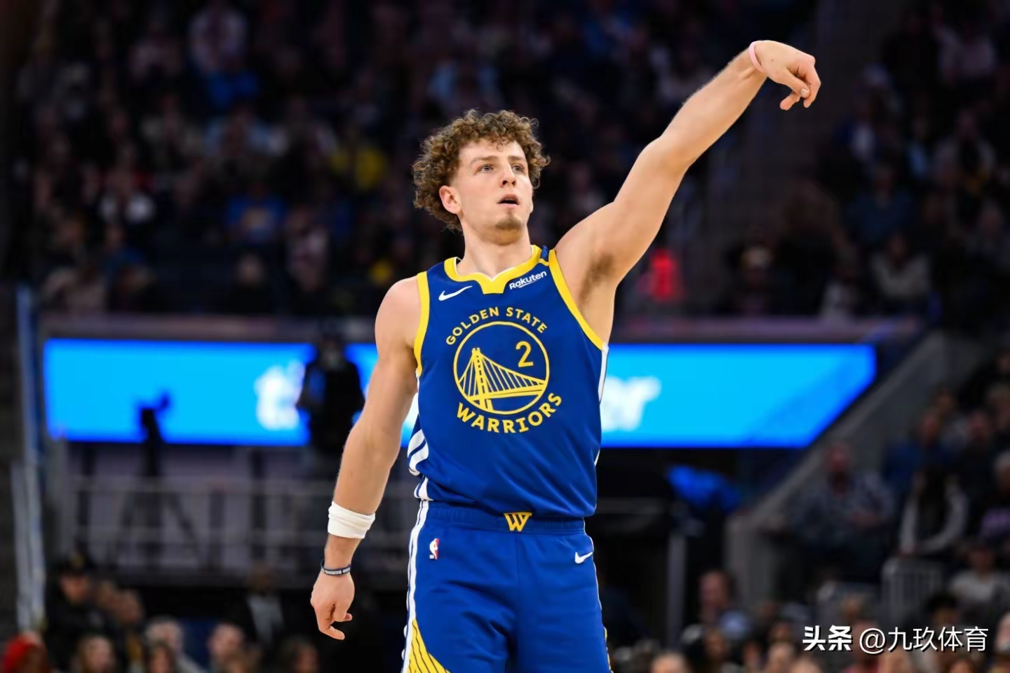 重磅！清晨布莱顿调整名单以备全明星赛勇士球迷欢呼，清晨尤文图斯调整名单以备足总杯