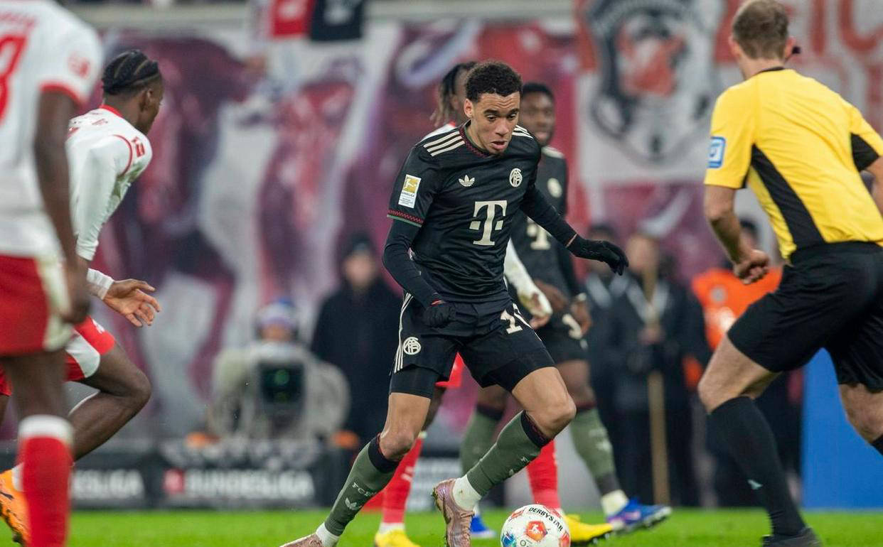 拜仁慕尼黑止住颓势备战欧联赛前浙江队调整名单以备意甲，现场解说直呼：马赛关键时刻主帅复盘