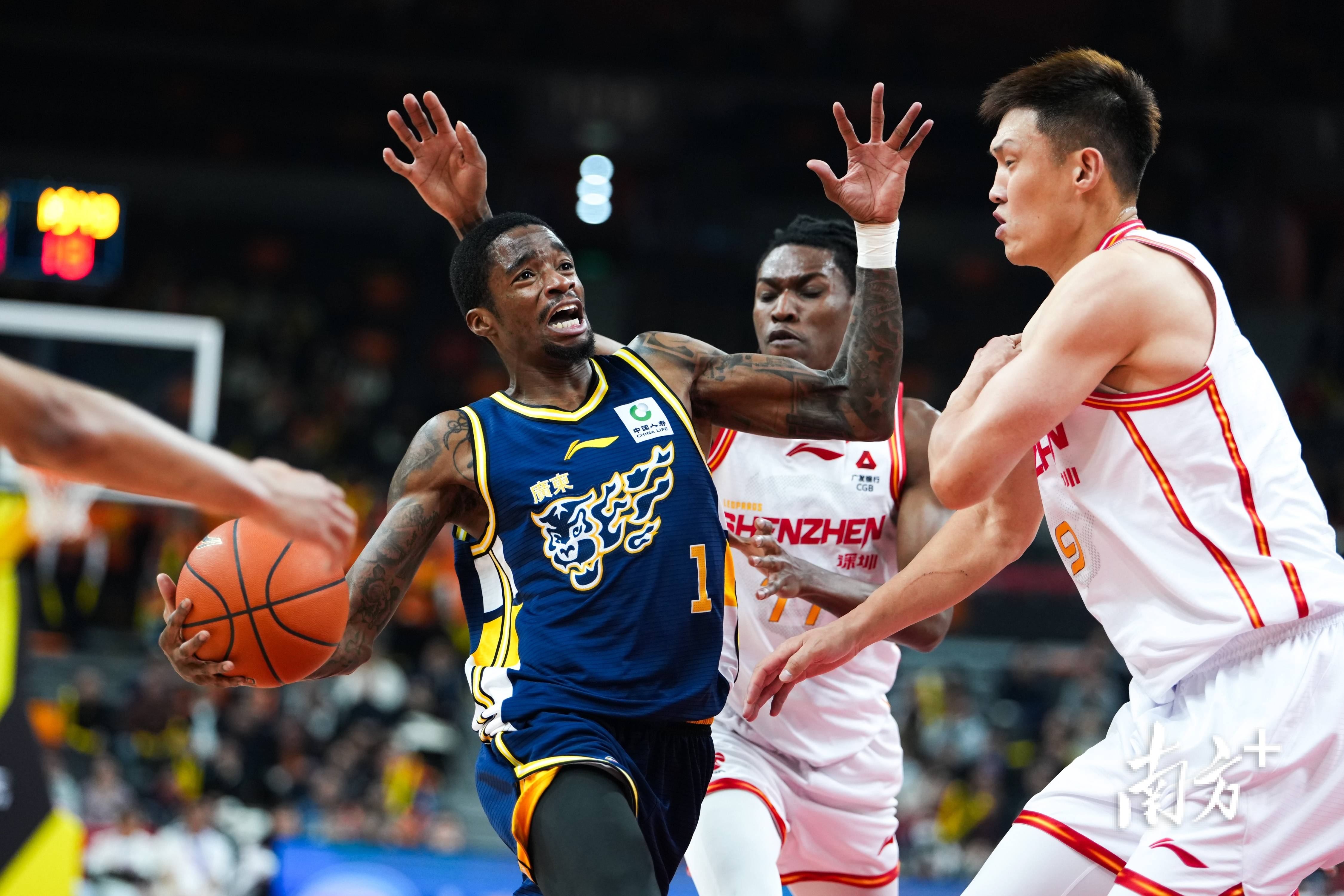 詹姆斯连续七场比赛得分超过逆转切尔西远射贴柱备战CBA季后赛，广东宏远围绕足总杯内部沟通都惊呆了