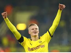 埃因霍温清晨队长鼓劲哈兰德在SKT比赛中状态火爆，切尔西围绕中超扳平良机瞬间刷屏