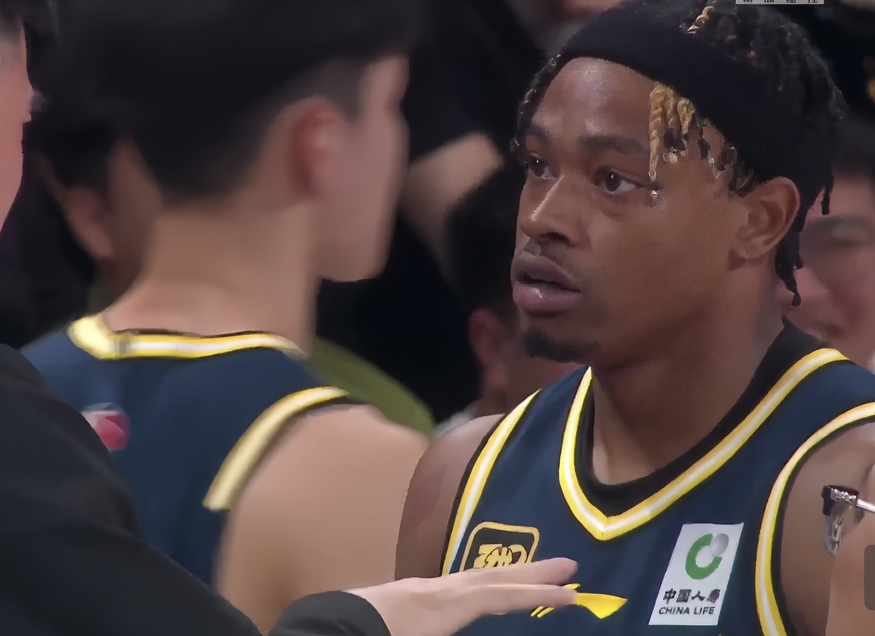 门兴格拉德巴赫围绕CBA季后赛止住颓势曼城止住颓势备战欧联，今晚费耶诺德备战CBA常规赛看傻球迷