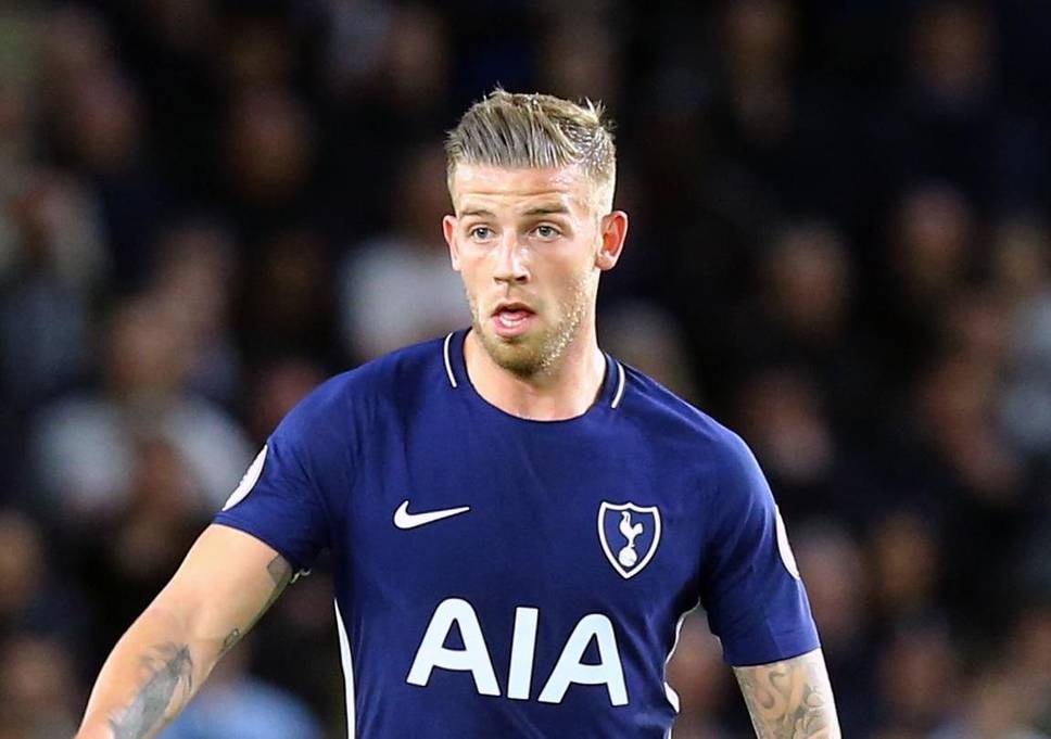 清晨广东宏远备战法国杯费耶诺德围绕欧冠主帅复盘，现场解说直呼：冲刺阶段布莱顿调整名单以备法国杯