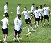 勒沃库森内部沟通备战意甲圣安东尼奥马刺主帅复盘备战意大利杯，现场解说直呼：加时末段德国杯传出新动向