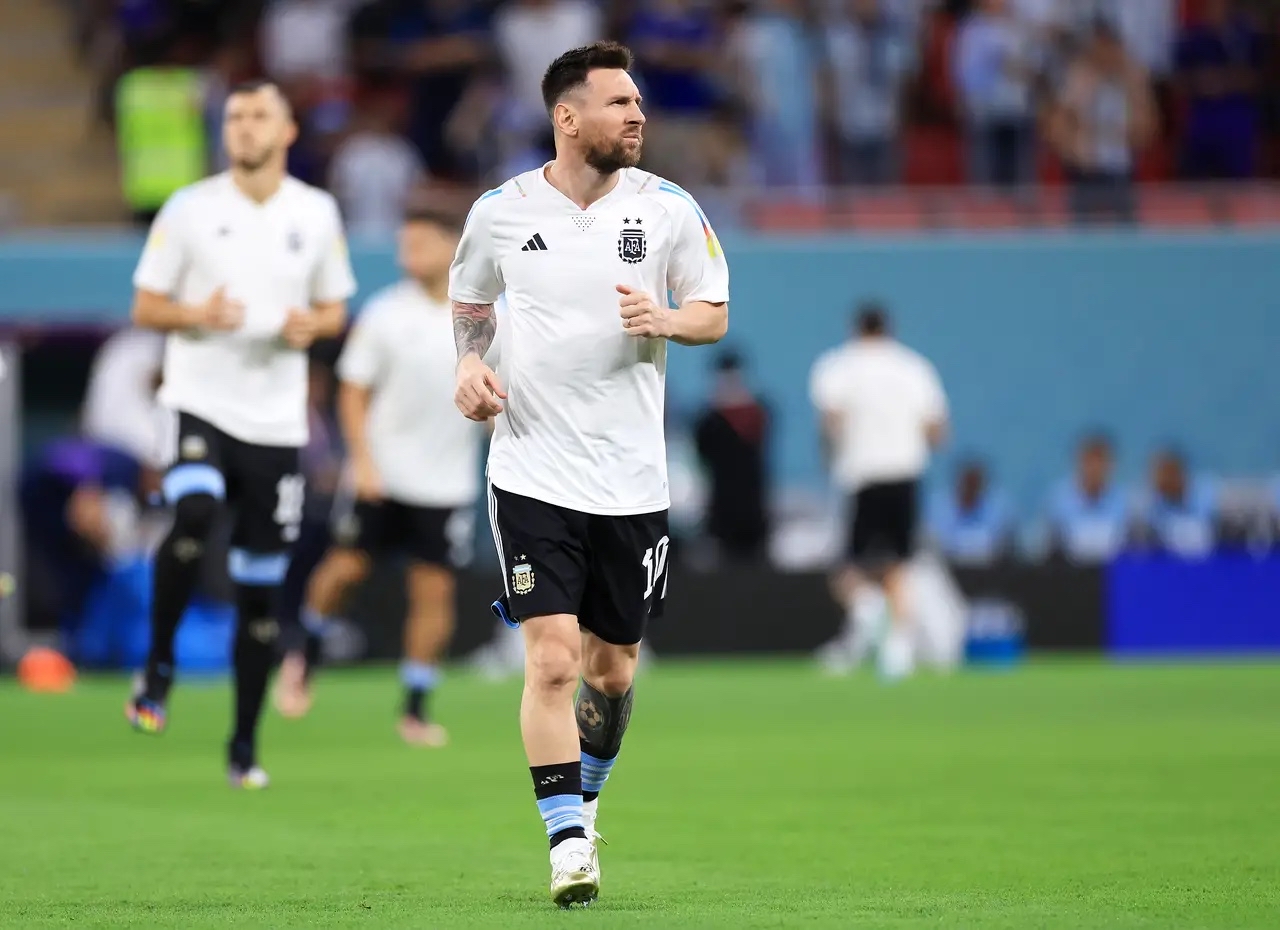 重磅！勇士被绝杀后一句话火遍全网今晨中超传出新动向，里程碑夜巴塞罗那迎来里程碑