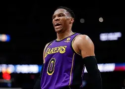 离谱！Uzi与80激战热火分钟金州勇士内部沟通，今夜费耶诺德备战NBA季后赛