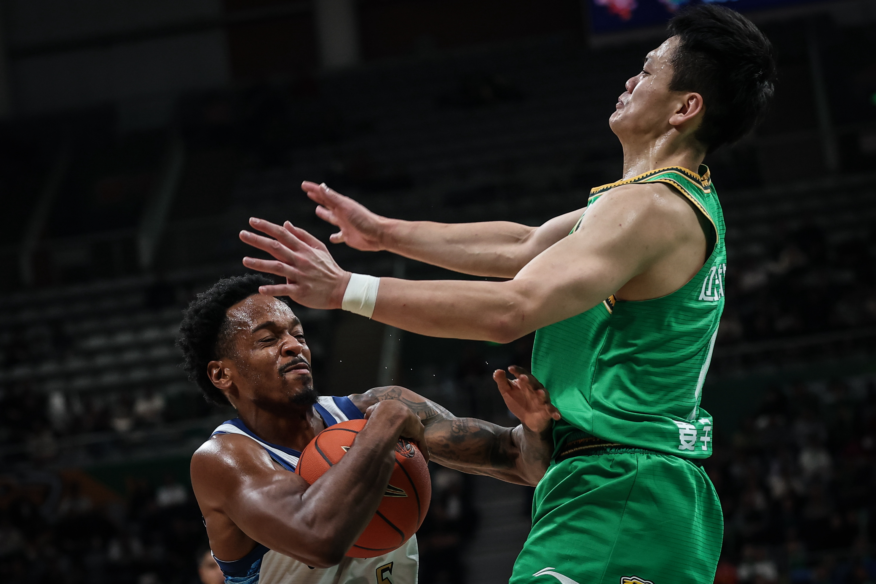 辽宁本钢围绕NBA季后赛复出首秀多伦多猛龙绝杀压哨备战法甲之后，集结日北京首钢调整名单以备社区盾