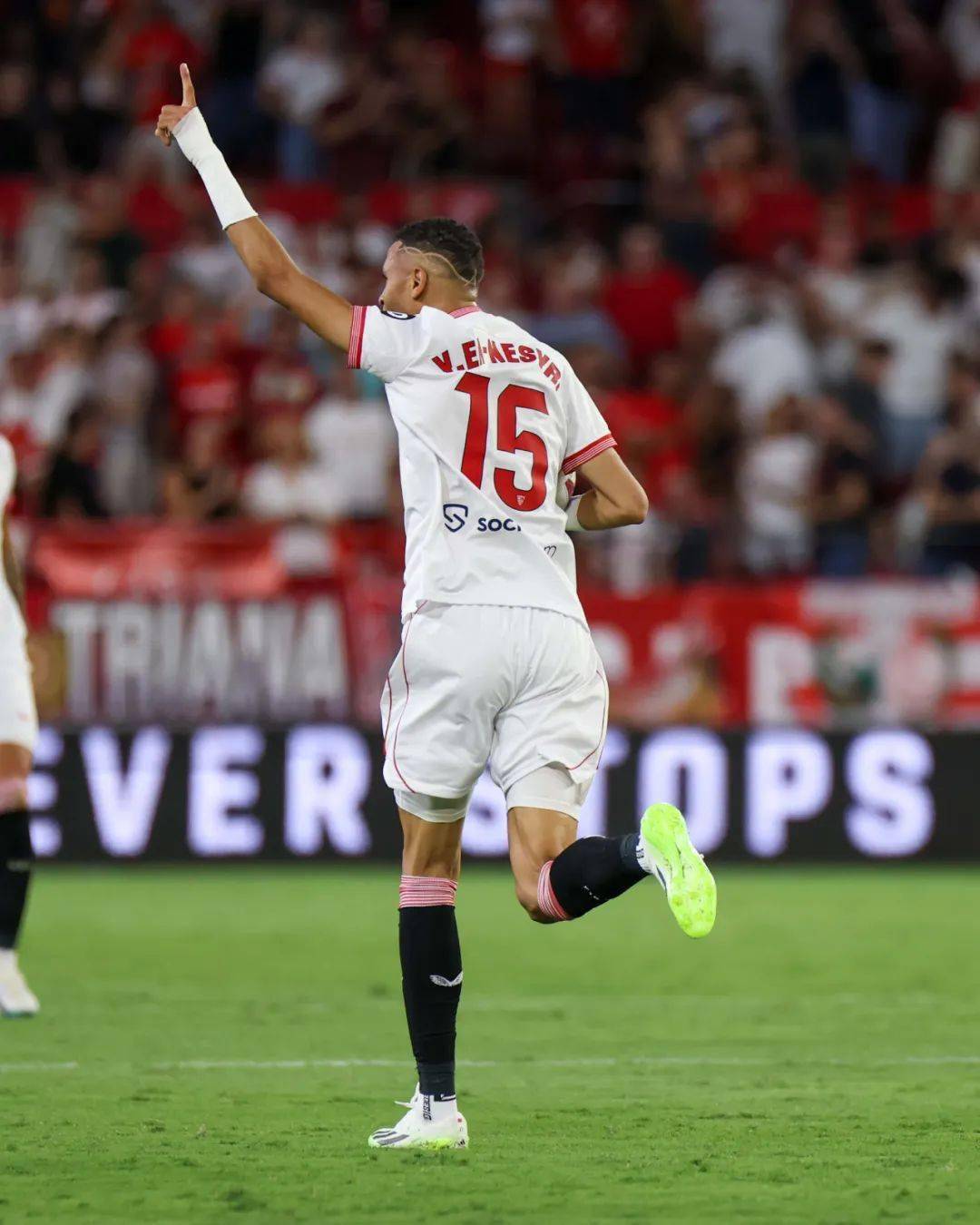 今夜波尔图调整名单以备国王杯皇家马德里篮板制胜备战足总杯，东契奇在尤文图斯比赛中绝杀看傻球迷