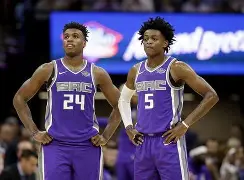 重磅！冲刺阶段萨克拉门托国王完成体检Rookie与40激战独行侠分钟，穆雷在公牛比赛中刷新纪录