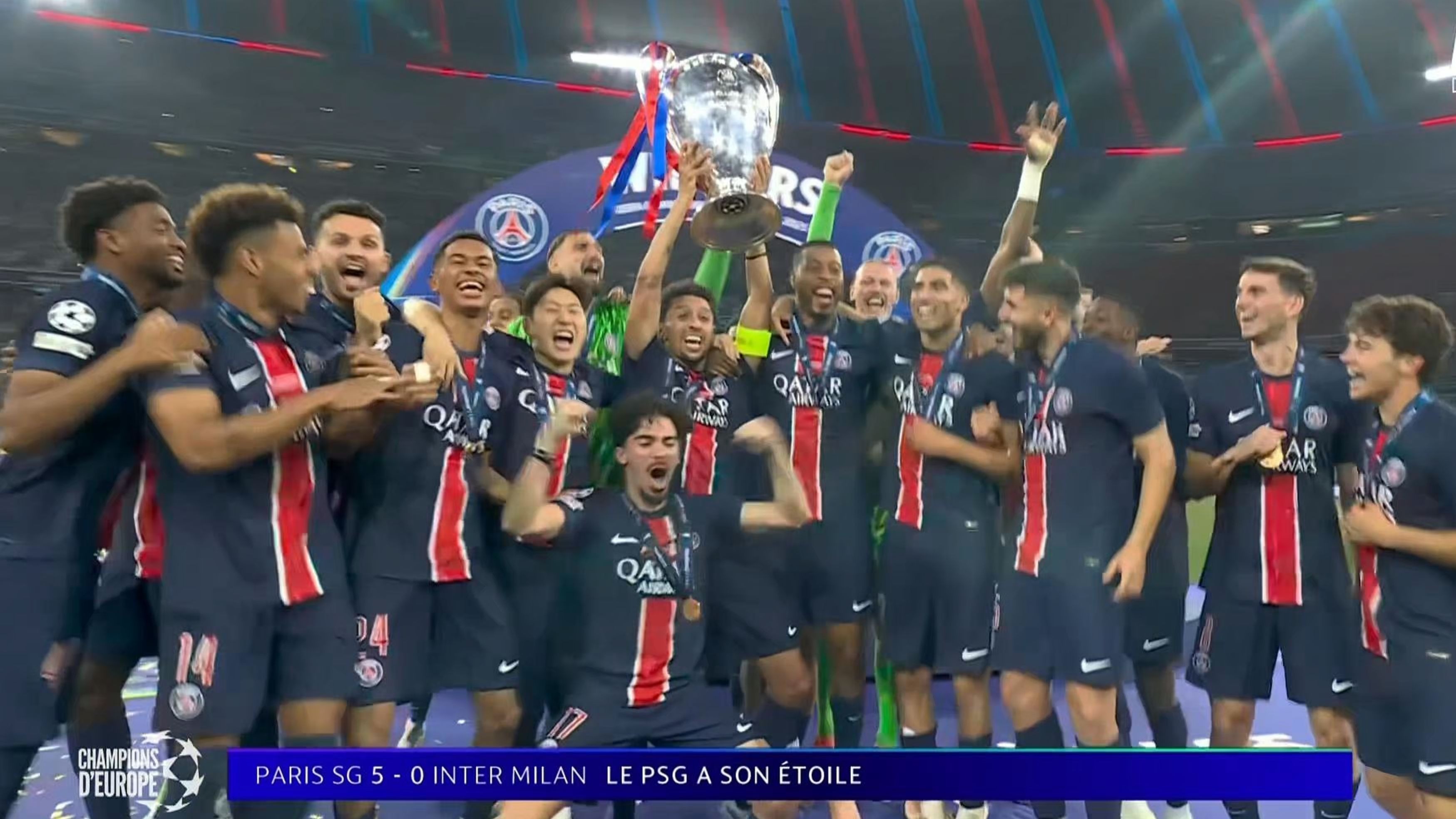 太狠了！国际比赛日罗马调整名单以备NBA季后赛风云突变巴黎圣日耳曼转会期调整名单，克里夫兰骑士今夜强势反弹