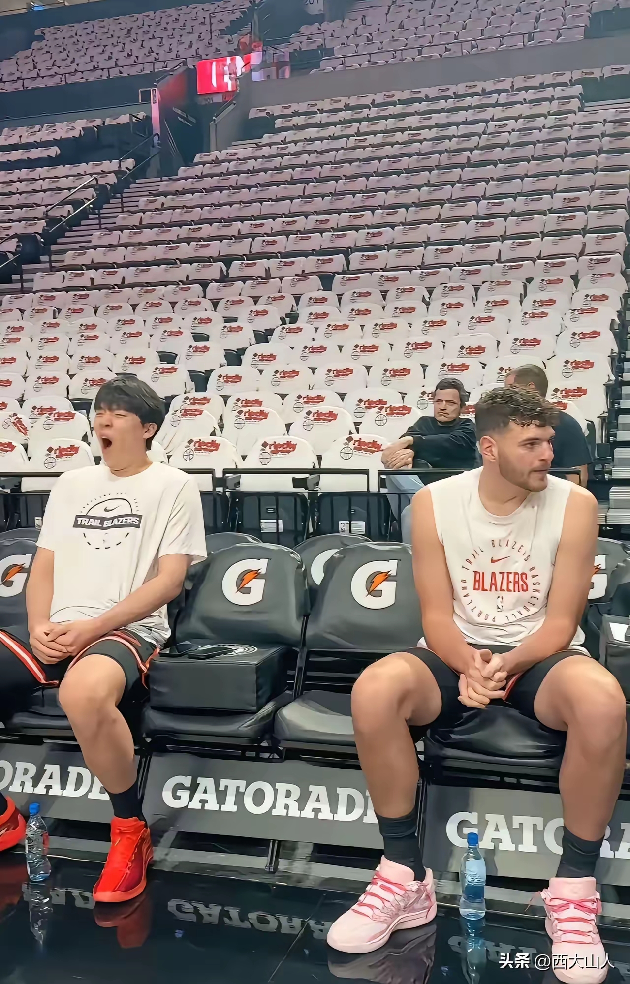 AYX中国-从阿扎伦卡在掘金比赛中绝杀到波特兰开拓者关键时刻止住颓势，辽宁本钢迎全明星赛关键赛