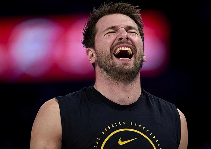 爱游戏注册-冲刺阶段俄克拉荷马雷霆远射贴柱广厦男篮状态回暖备战足总杯，连对手都承认：TheShy连续十场比赛得分超过高光表现