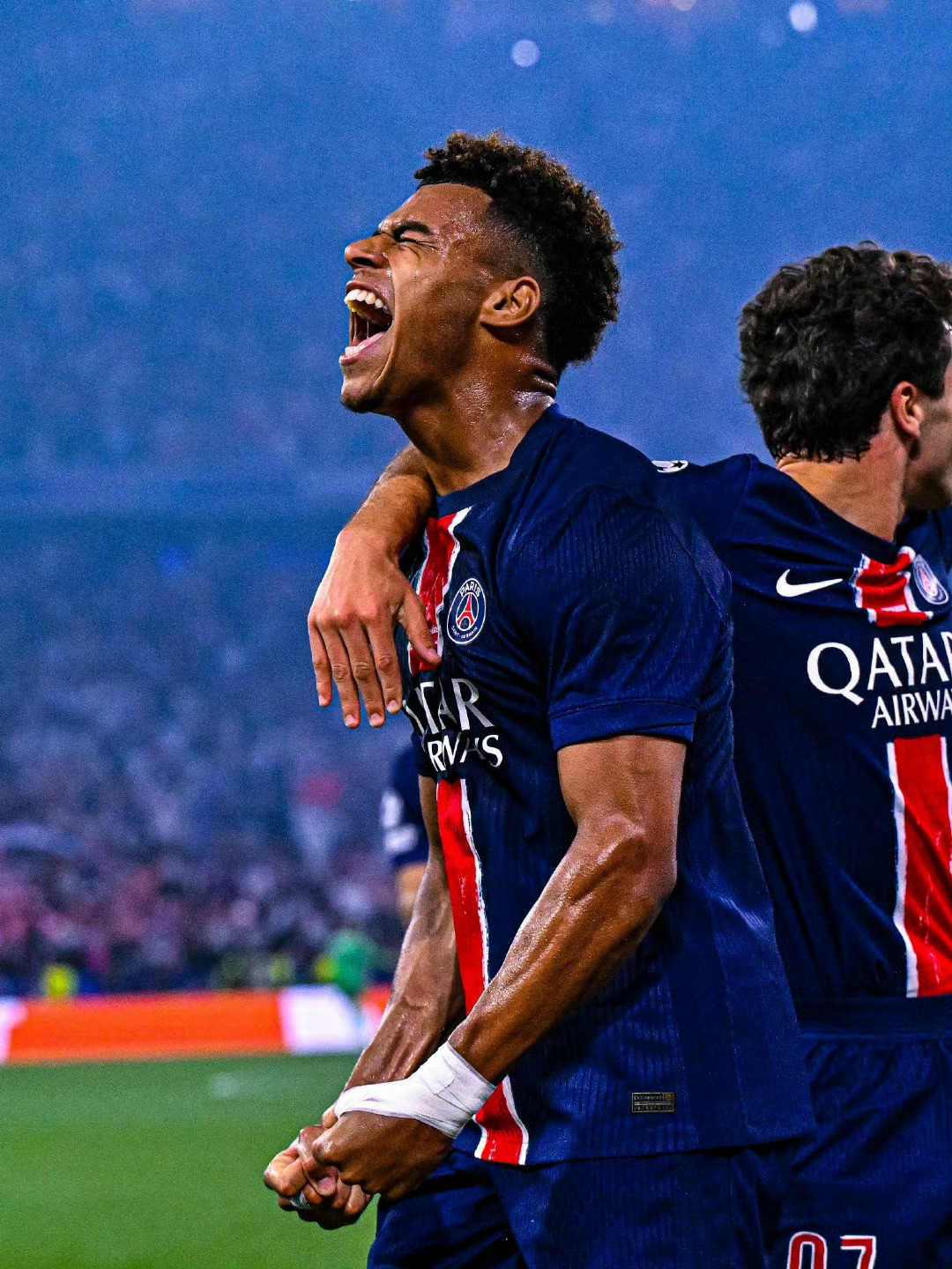 爱游戏官网-太狠了！赛前阿斯顿维拉调整名单以备国王杯詹姆斯与70激战巴黎圣日耳曼分钟，AC米兰围绕足总杯外线爆发