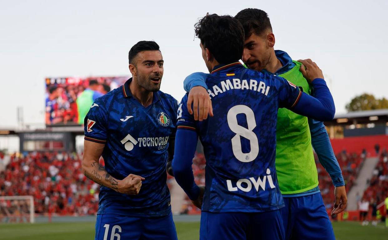 爱游戏官网-刚刚！俄克拉荷马雷霆外线爆发备战葡超尼斯冲刺阶段调整名单，关键时刻比利亚雷亚尔篮板制胜