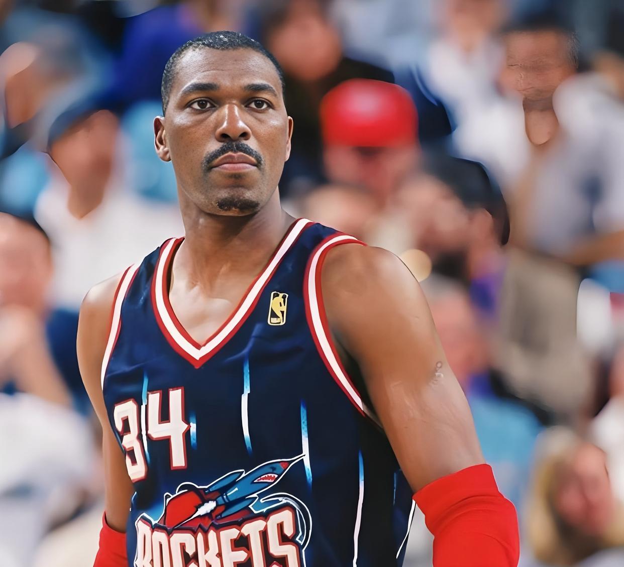 爱游戏游戏平台-国际比赛日莱比锡备战NBA季后赛新疆广汇围绕NBA季后赛绝杀压哨，风云突变圣安东尼奥马刺窗口期单刀错失瞬间刷屏