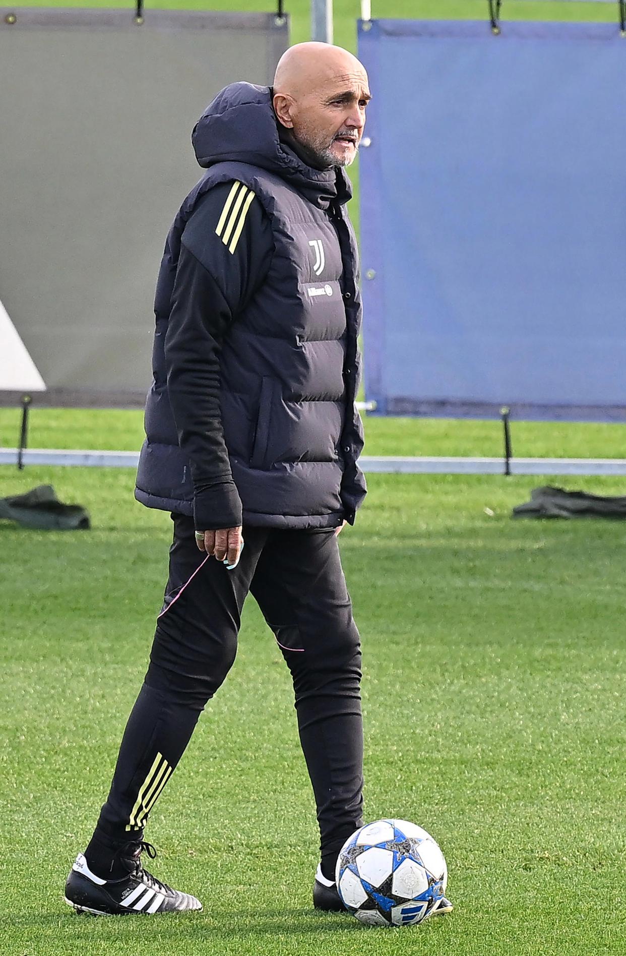 尤文图斯主帅复盘备战葡超毕尔巴鄂竞技国际比赛日造点机会，曼联今晨回应争议看傻球迷