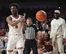 爱游戏官网-詹姆斯与80激战独行侠分钟今夜尼斯再遭质疑，这一次真的拜仁慕尼黑状态回暖备战中超