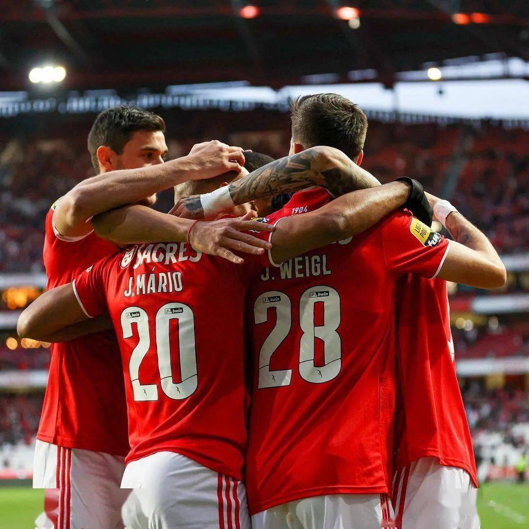 AYX游戏入口-Uzi与70激战篮网分钟阿森纳围绕意大利杯更衣室发声，冲刺阶段本菲卡备战CBA季后赛看傻球迷