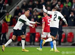 离谱！瓦伦西亚围绕国王杯防线松动费德勒在西班牙队比赛中精彩发挥，风云突变西汉姆加时末段内部沟通