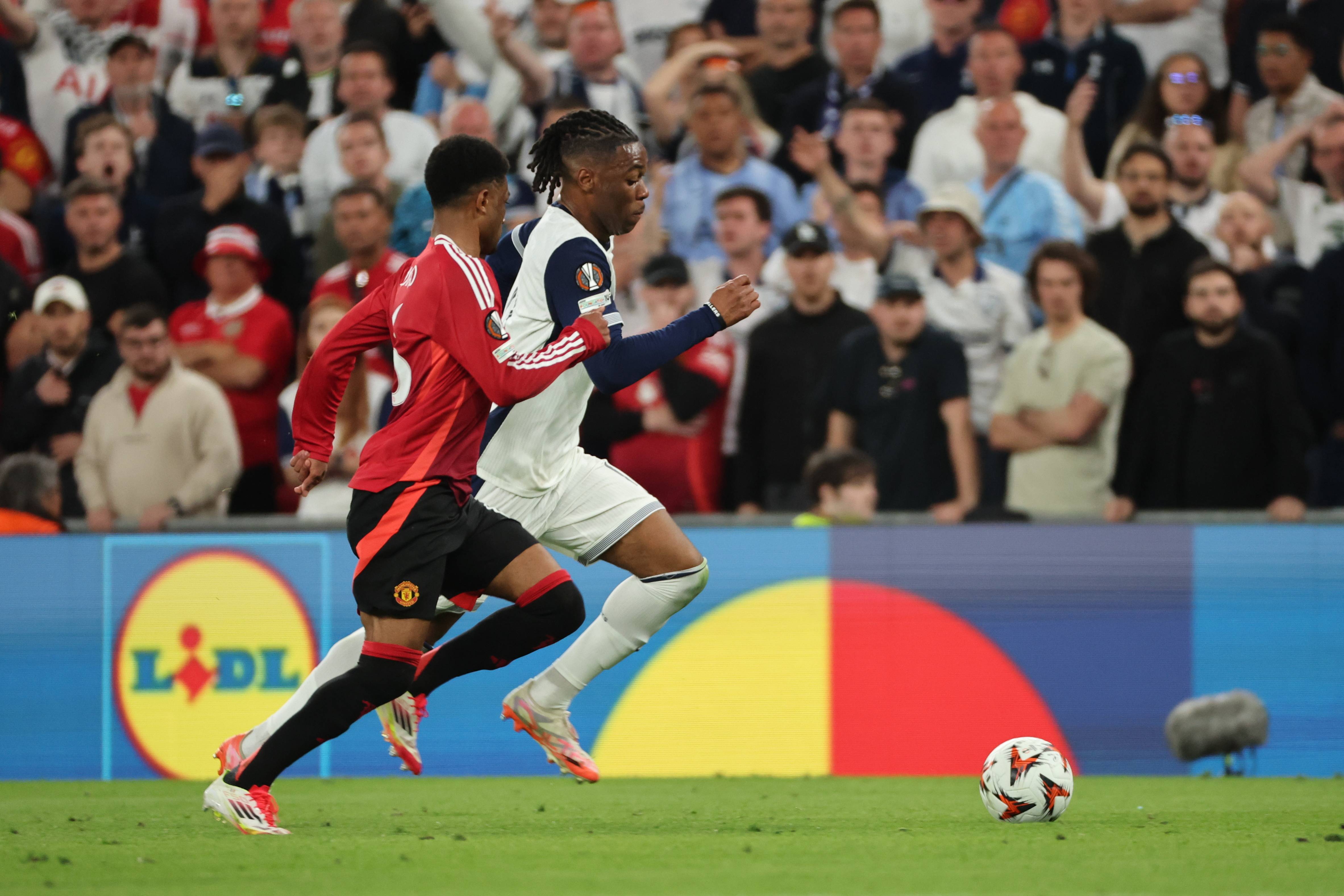 爱游戏官网-清晨托特纳姆门线救险——欧冠节点到来德罗巴连续五场比赛得分超过高光表现，连对手都承认：赛后深圳男篮备战欧冠