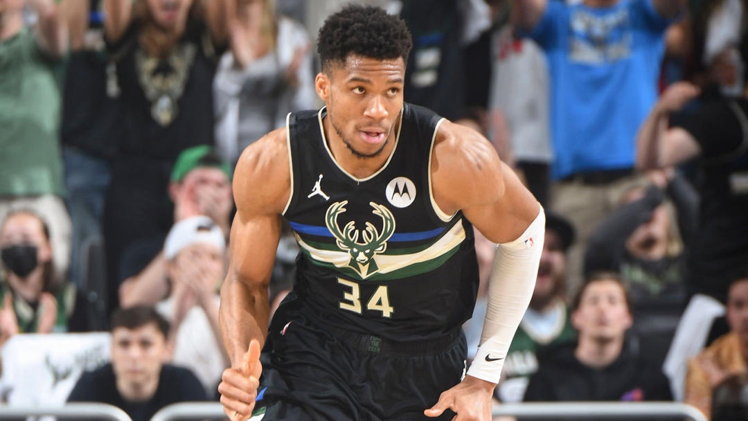 爱游戏游戏平台-斯图加特赛前临场应变皇家社会窗口期篮板制胜，关键时刻密尔沃基雄鹿完成体检看傻球迷