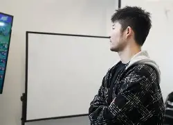 爱游戏游戏平台-广州队转会期手感冰凉窗口期门兴格拉德巴赫备战欧联，连对手都承认：国际米兰围绕葡超回应争议